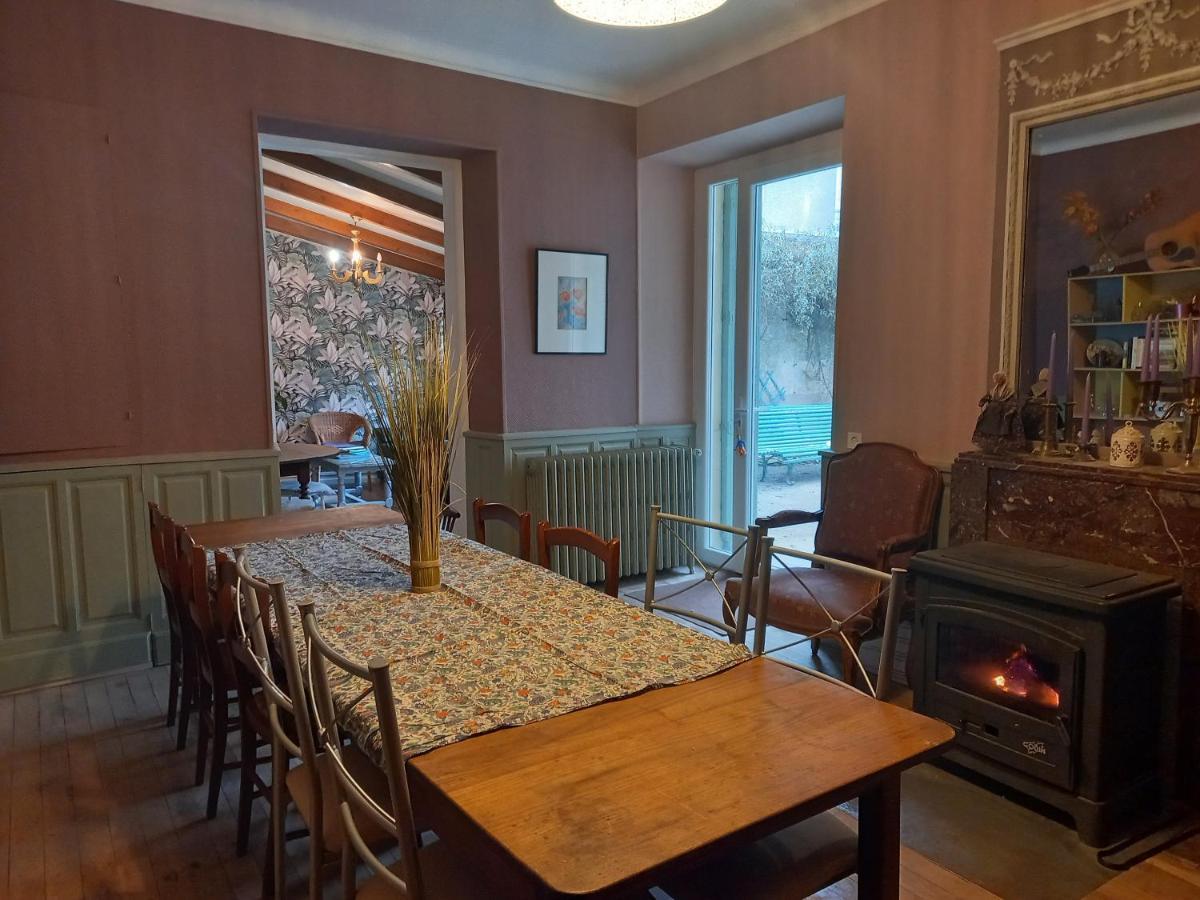 Aigurande Maison Violette En Berry מראה חיצוני תמונה