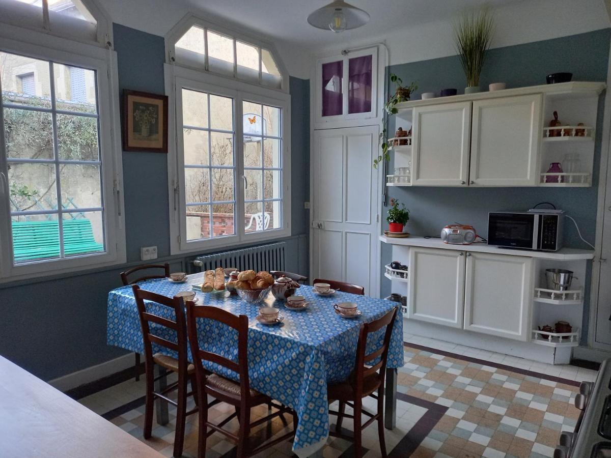 Aigurande Maison Violette En Berry מראה חיצוני תמונה