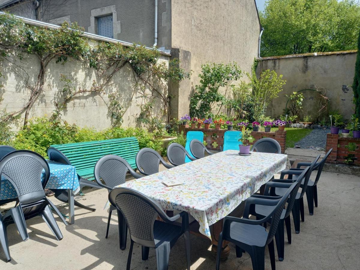 Aigurande Maison Violette En Berry מראה חיצוני תמונה